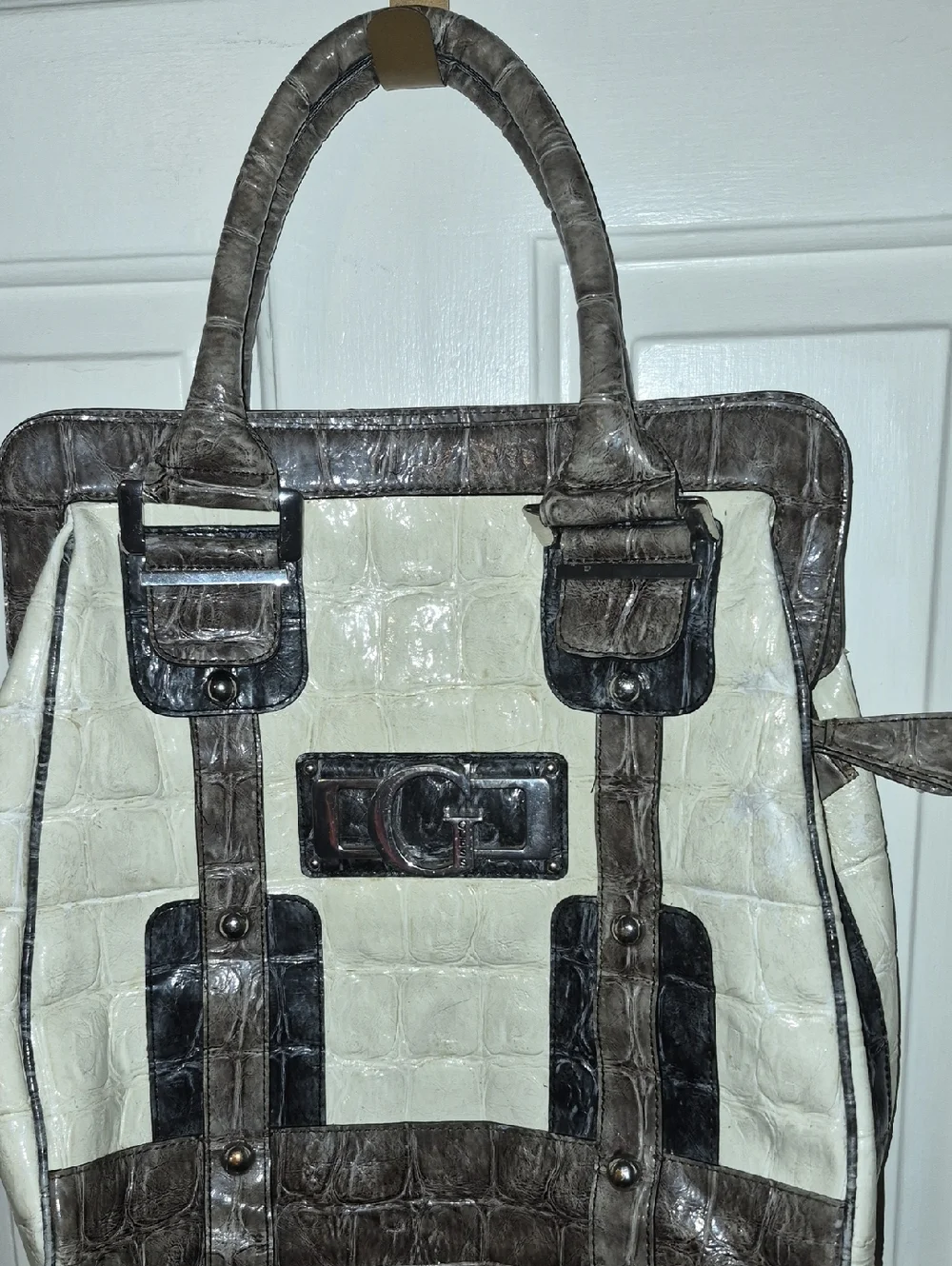 Guess Vintage beige and brown crocodile-embossed Cream And Gray Sarchel - Picture 1 of 4